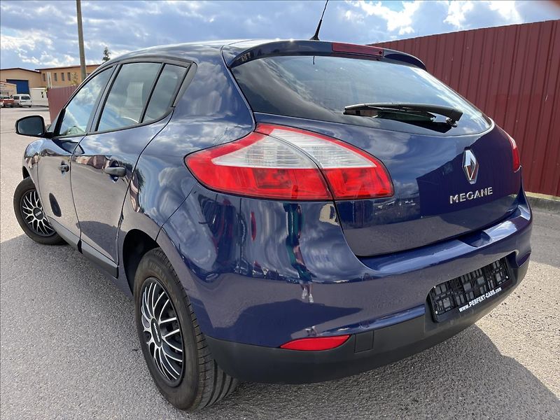 Renault Mégane 1,6 i KLIMA SERVIS STK 2/2027 - fotka 35 z 35