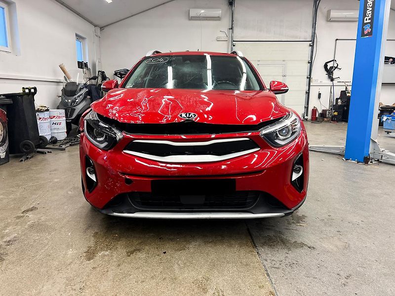 Kia Stonic 1.0 DGI  88kW - fotka 2 z 13