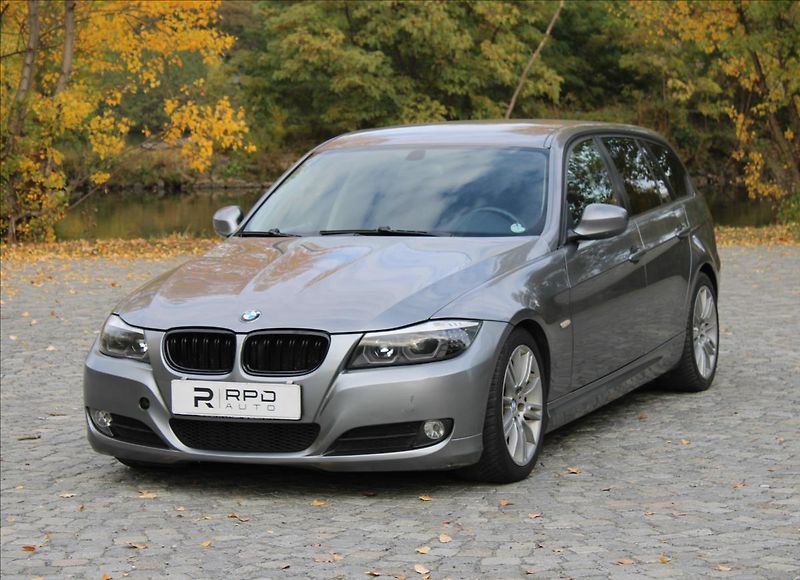 BMW Řada 3 318d Touring / M-Paket / Manuá - fotka 2 z 29