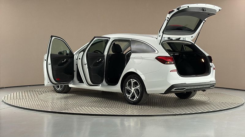 Hyundai i30 1.0 T-GDI Smart Kombi - fotka 7 z 24