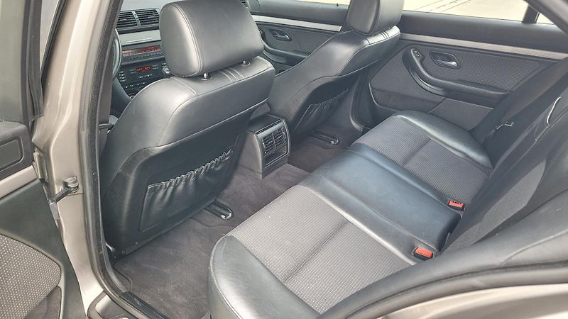 BMW Řada 5 520i 125kw  - fotka 12 z 20