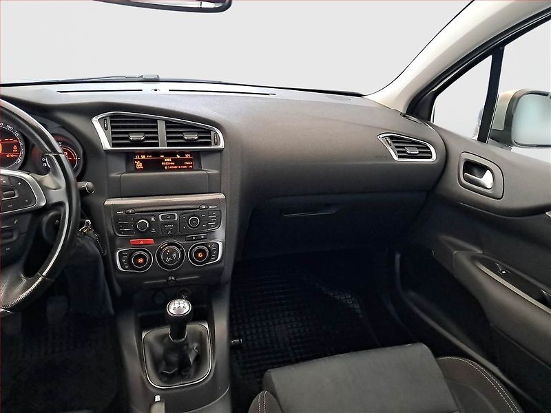 Citroën C4 (2012) 1.6 VTi, zamluveno - fotka 8 z 14