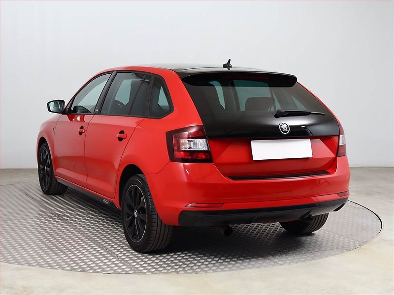 Škoda Rapid (2015) Spaceback 1.2 TSI, Xenony - fotka 4 z 15
