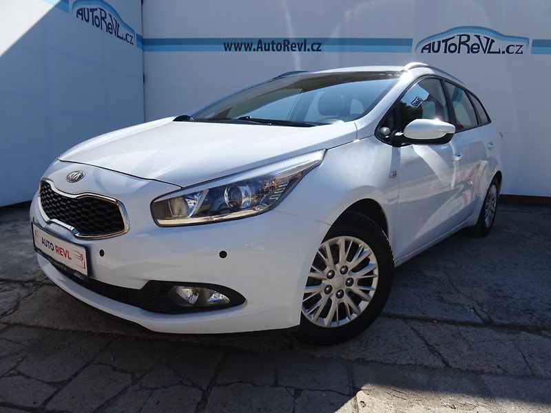 Kia Ceed (2013) 1.6CRDi,94kW,NovéČR,klima - fotka 2 z 21