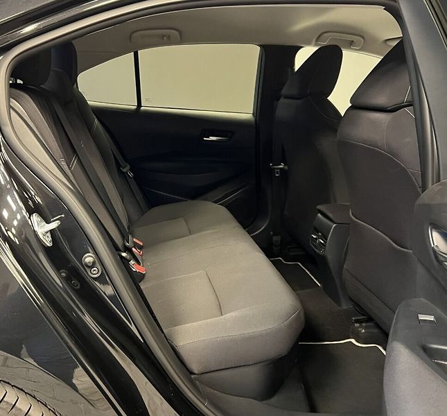 Toyota Corolla 1,8 Hybrid AT Comfort Style Te - fotka 12 z 16