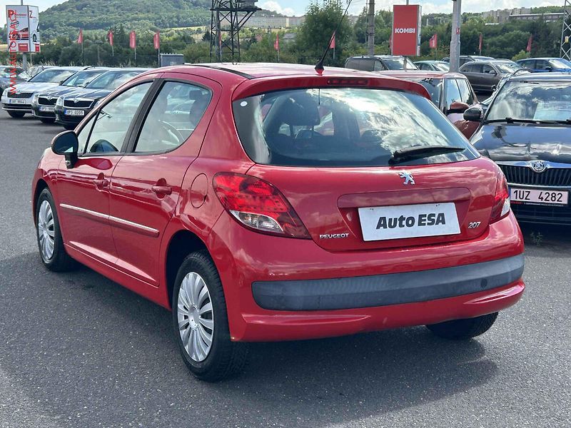 Peugeot 207 (2011) 1.4i - fotka 6 z 15