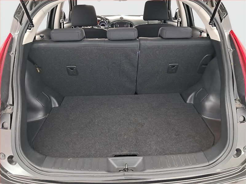 Nissan Juke (2012) 1.6 i, Tempomat, Park. senzory - fotka 13 z 16