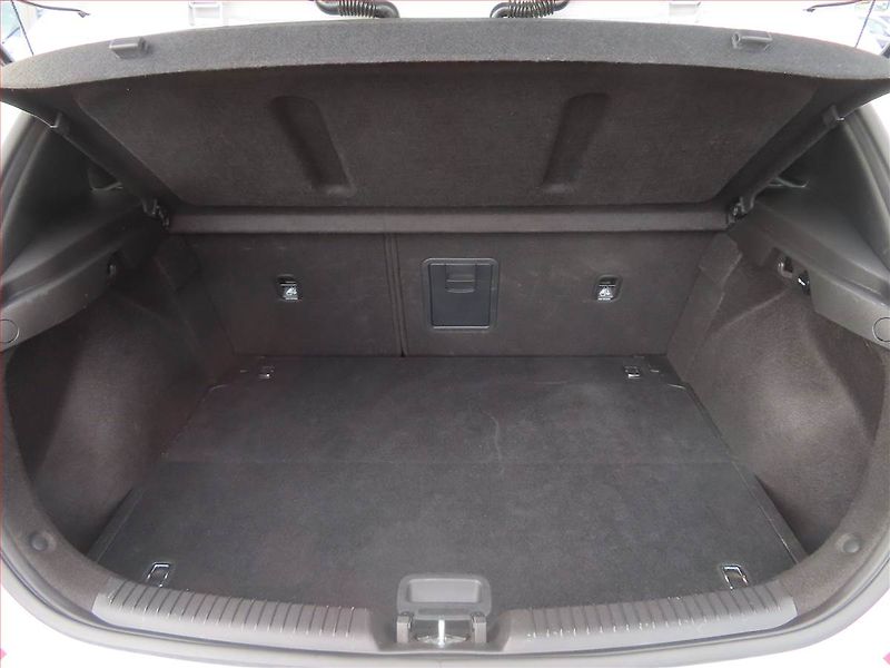 Hyundai i30 (2020) Family 1.4 T-GDI, Automat - fotka 14 z 21