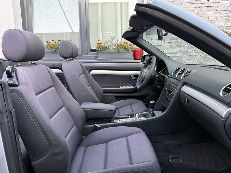 Audi A4 (2002) 2.4i 125kW  MANUÁL!! - fotka 10 z 17