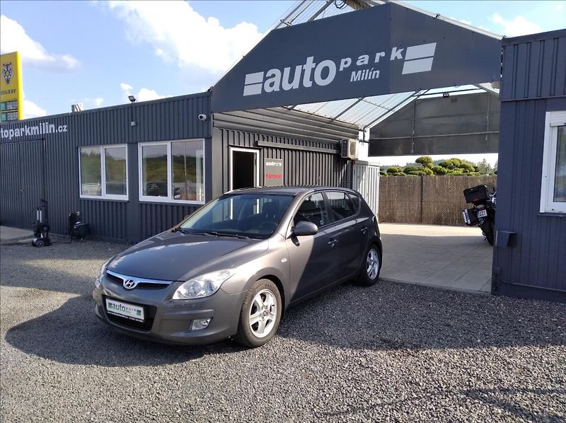 Hyundai i30 1,6 CRDi VGT 66kW Comfort - fotka 3 z 14