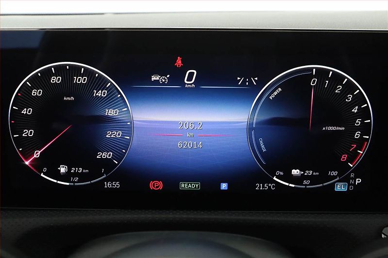 Mercedes-Benz CLA (2023) AMG Paket 250 e - fotka 8 z 31