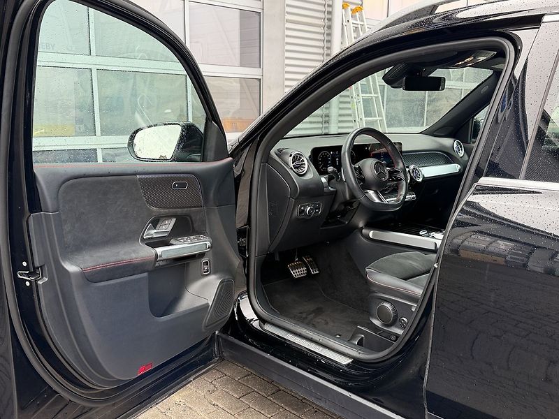 Mercedes-Benz GLB 200d 4MATIC - fotka 22 z 34