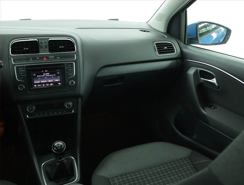 Volkswagen Polo (2014) Comfortline 1.2 TSI - fotka 8 z 15