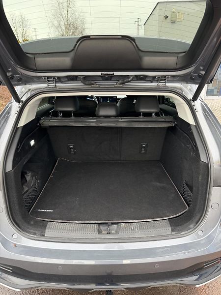 MG HS 1,5i 125kW navigace závěs  - fotka 18 z 18