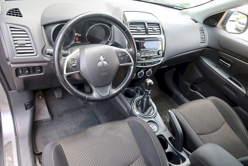 Mitsubishi ASX (2014) 1,8 Di-D 110 kW - fotka 14 z 26