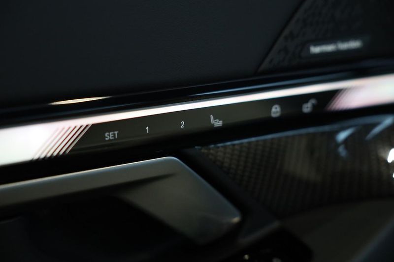 BMW Řada 5 520d xDrive - fotka 15 z 18