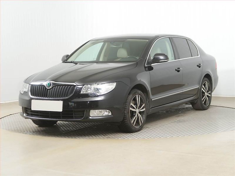Škoda Superb (2011) 2.0 TDI, Automat, Xenony - fotka 2 z 18