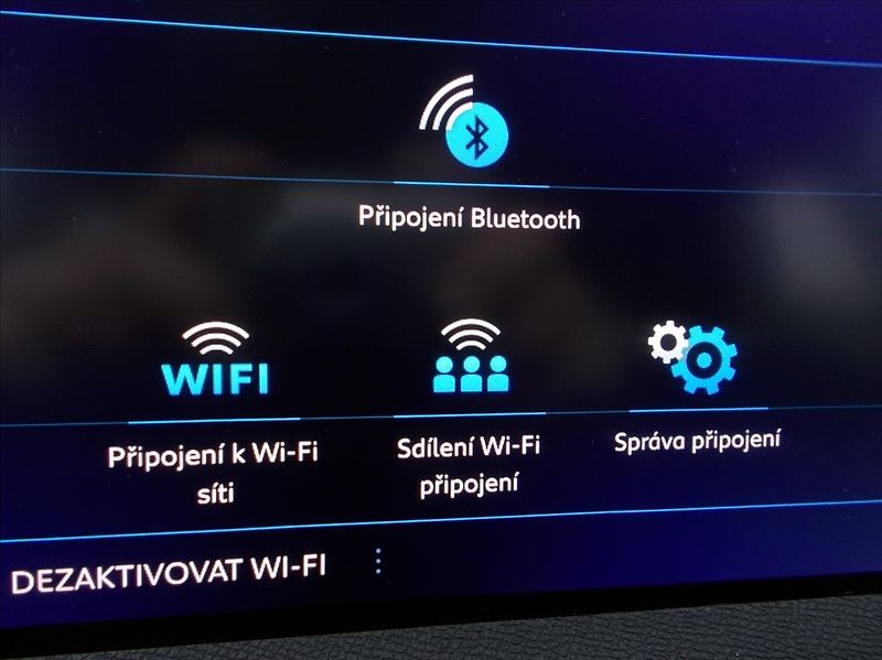 Peugeot 5008 ACTIVE 1.6 BlueHDi 120 7-míst - fotka 20 z 46