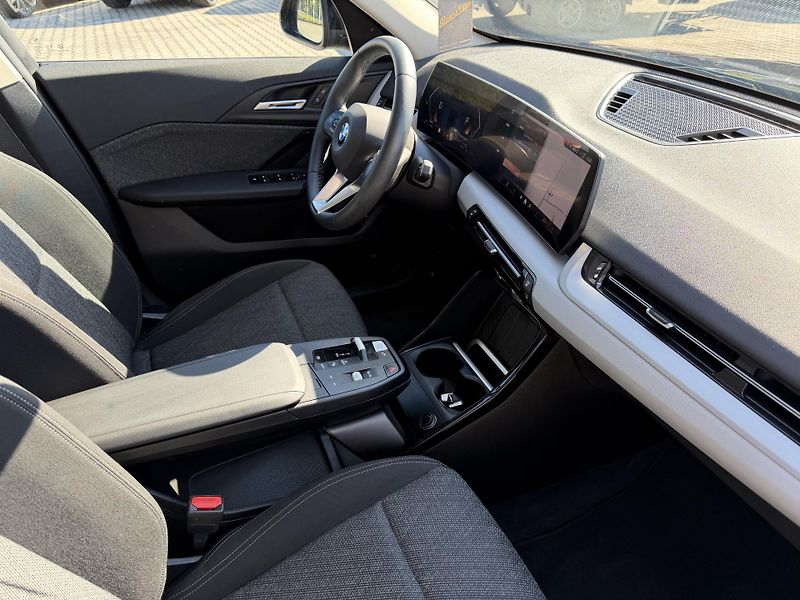 BMW X1 (2024) 18i 100kW LED KAMERA CZ - fotka 28 z 40