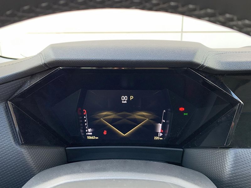 DS Automobiles DS4 TROCADERO 1.5 BlueHDi 96kW AT8 - fotka 22 z 29