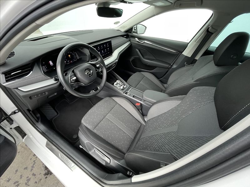 Škoda Octavia 2,0 TDI DSG Style Plus TAŽNÉ - fotka 5 z 24
