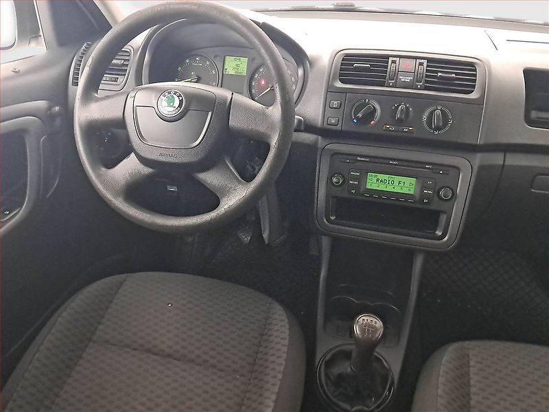 Škoda Roomster (2012) 1.4 16V, Park. senzory - fotka 7 z 17
