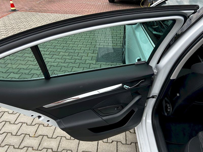 Škoda Octavia (2023) 1.5 TSI 110kW MP6 Style - fotka 27 z 35