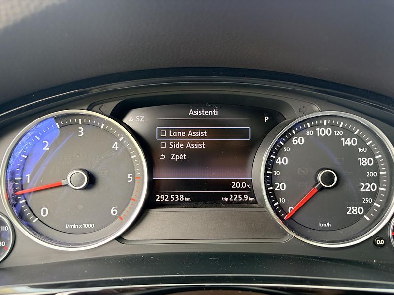 Volkswagen Touareg 3.0TDI V6 DSG 4x4 VZDUCH - fotka 22 z 56