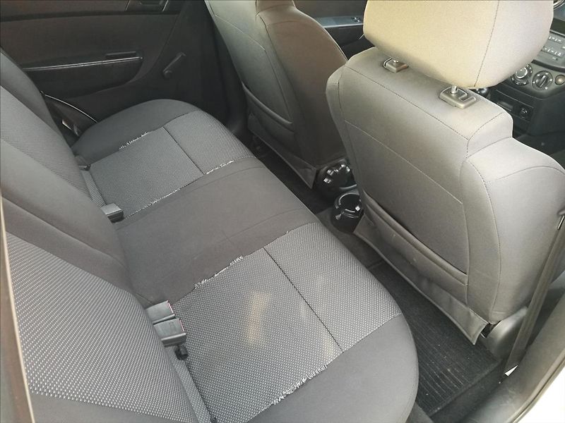 Chevrolet Aveo 1,2 i klima - fotka 10 z 14