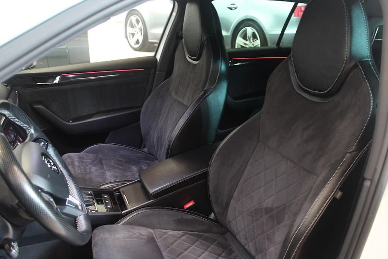 Škoda Superb (2017) 2.0TDI DSG Sport-Line Tažné - fotka 18 z 39