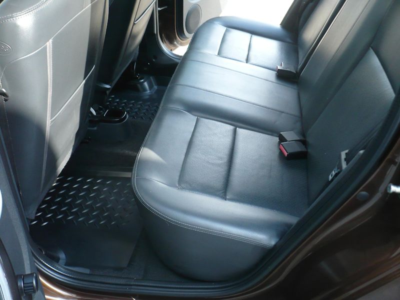 Dacia Duster 1.6i 77Kw Klimatizace - fotka 15 z 25