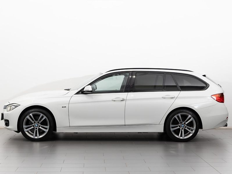 BMW Řada 3 330d xDrive Touring - fotka 3 z 22