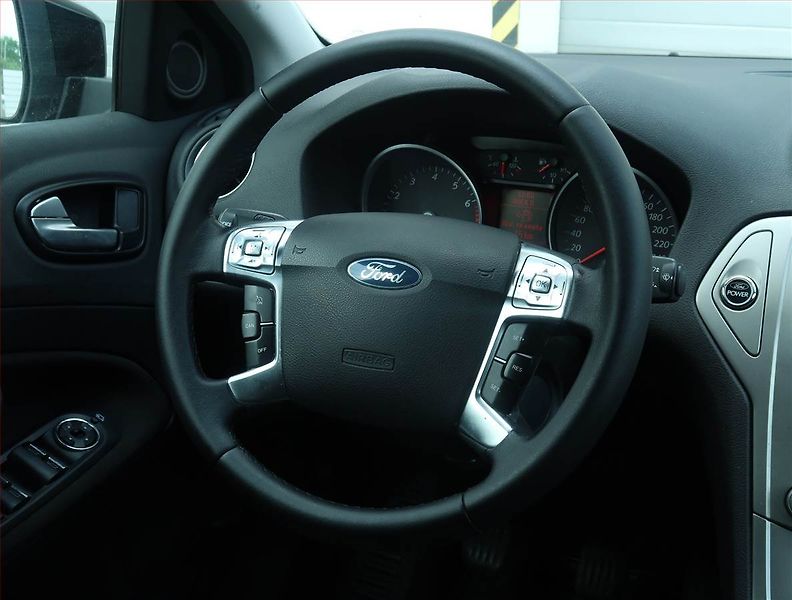 Ford Mondeo (2008) Trend 2.0 16V, Serv.kniha - fotka 17 z 17