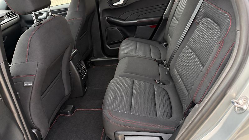 Ford Kuga (2024) 2.5 phev, ST-LINE,50KM DOJEZD - fotka 13 z 21