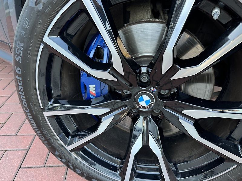 BMW X7 (2021) xDrive 40d M-Paket Pano - fotka 47 z 49
