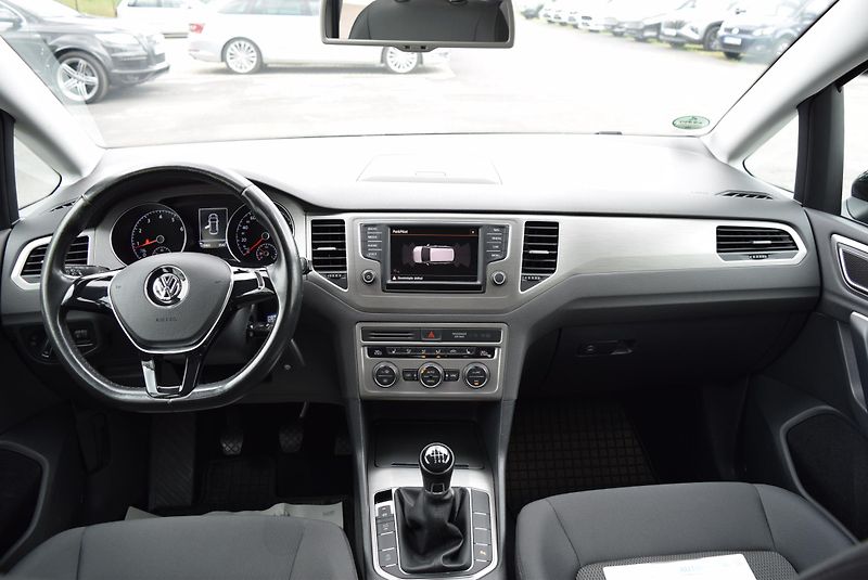 Volkswagen Golf Sportsvan (2016) 1.4TSI 92kw CLBMT TAŽNÉ NAVI  - fotka 17 z 50