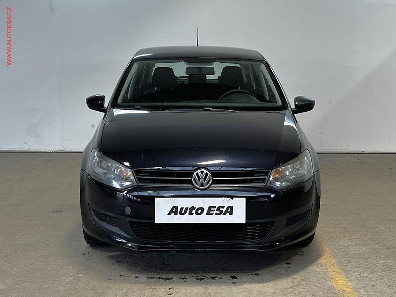 Volkswagen Polo (2010) 1.2 HTP, AC - fotka 2 z 13