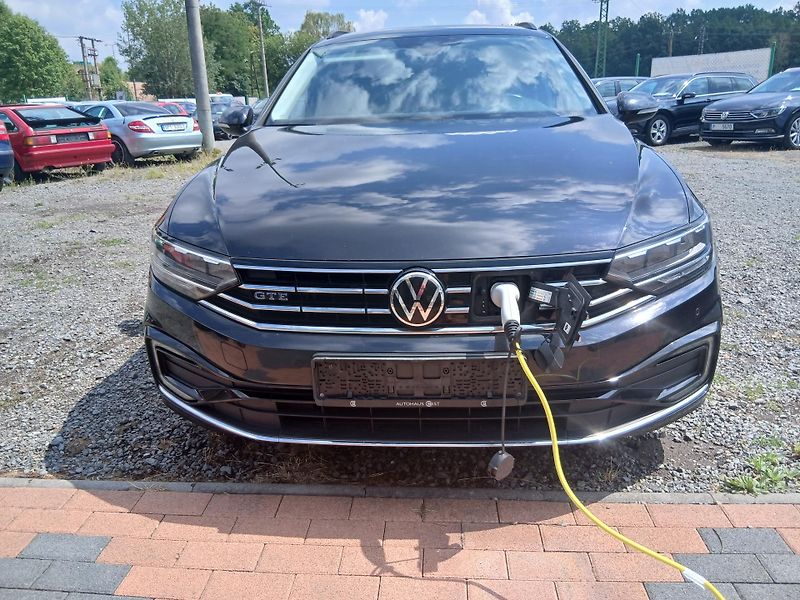 Volkswagen Passat GTE Plug-in hybrid, kůže - fotka 22 z 58