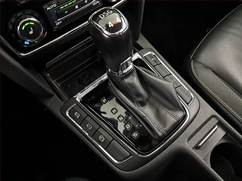 Škoda Superb (2014) 2.0 TDI, 4X4, Automat, Kůže - fotka 13 z 24