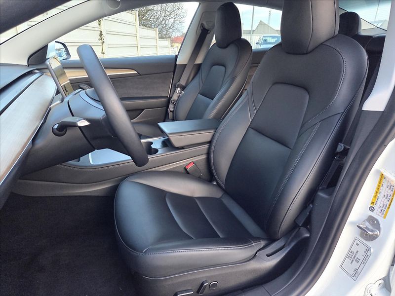 Tesla Model 3 0,0 Long Range RWD SOH 96% 1.m - fotka 8 z 17