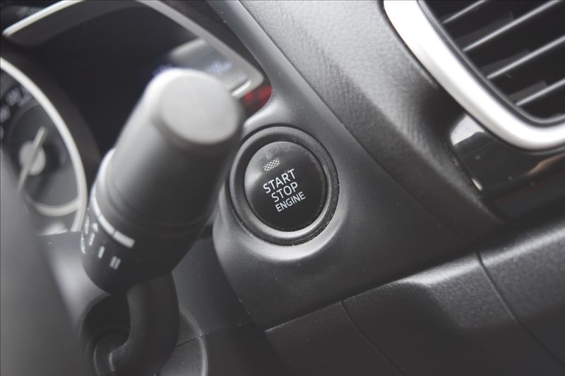 Mazda 3 2,0 G 88KW  DIGIKLIMA ALU NAVI - fotka 32 z 47