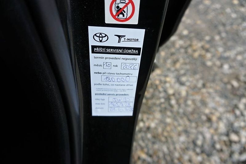 Toyota RAV4 (2015) 110 kW - fotka 44 z 46