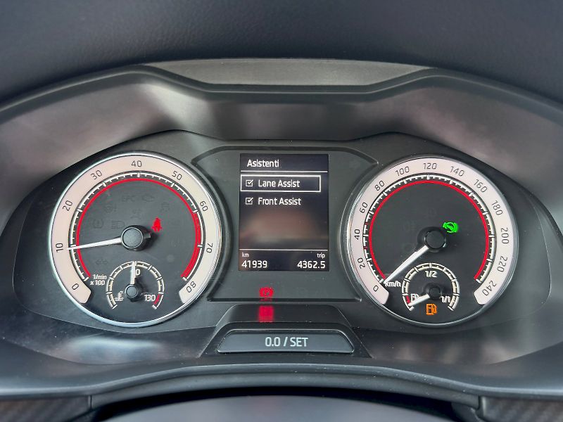 Škoda Kamiq (2024) 1.0 TSI 81kW DSG Monte Carlo - fotka 15 z 35
