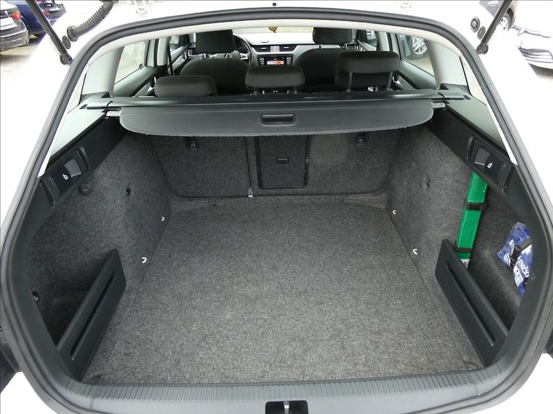 Škoda Octavia 1,6 TDi 81kW STYLE, DPH, ČR - fotka 16 z 38