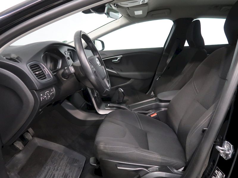 Volvo V40 (2016) 2.0D 88KW - fotka 21 z 26