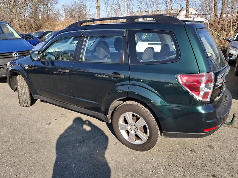 Subaru Forester 2.0 110 kw 4x4 Rezervace - fotka 4 z 38