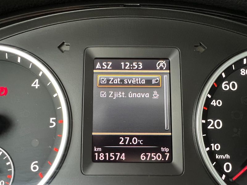 Volkswagen Tiguan (2013) 2.0TDi 103kW Sport & Style - fotka 27 z 43