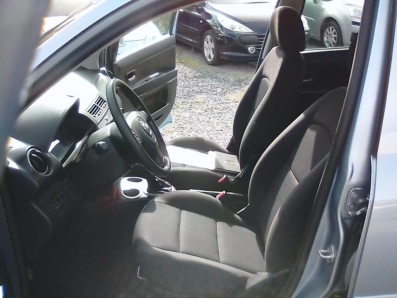 Mazda 2 (2007) 1.4i, 2.majitel - fotka 13 z 30