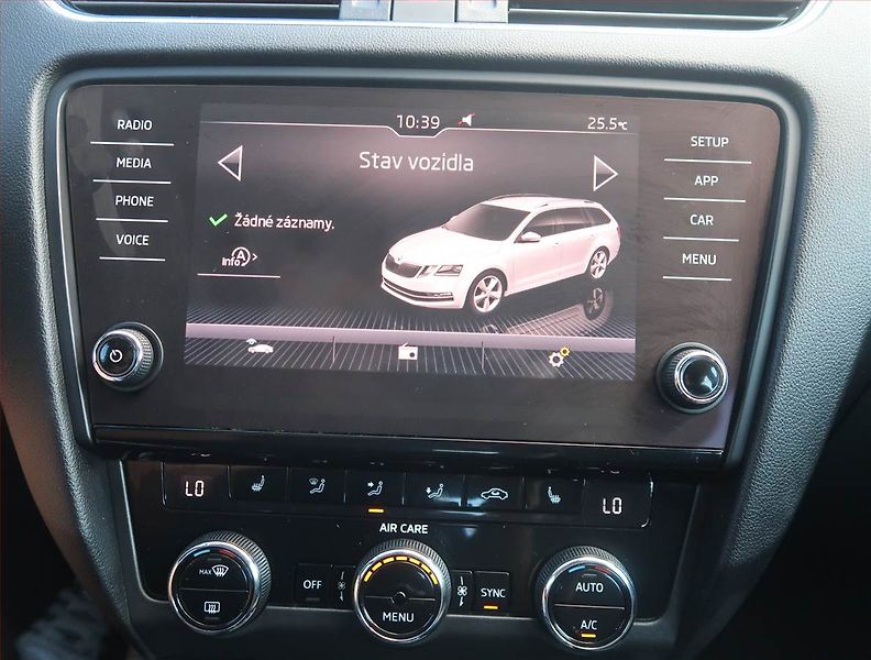 Škoda Octavia (2017) 1.6 TDI, Tempomat - fotka 11 z 16