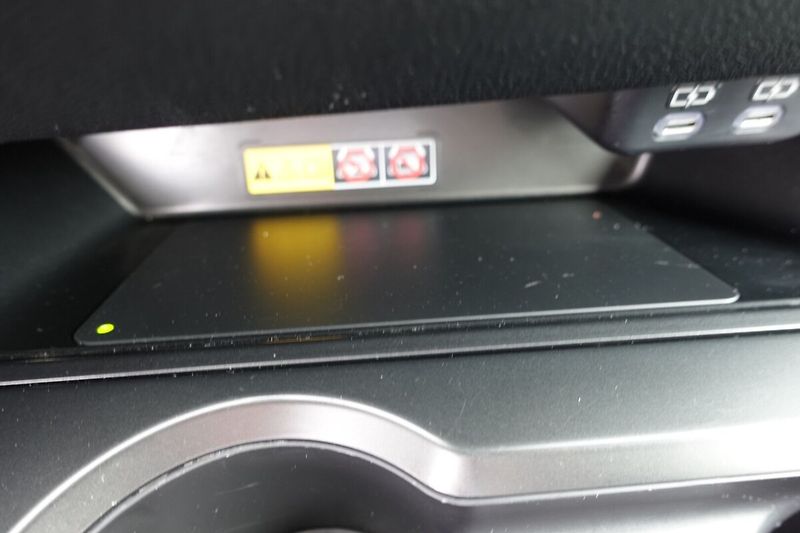 Lexus UX 300h UX300h 2,0 HEV Business Tech - fotka 22 z 34